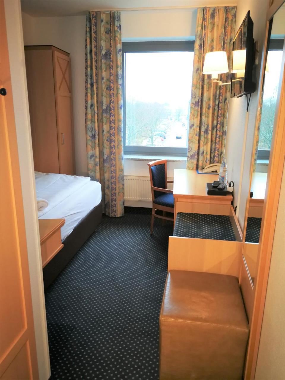 Hotel Near By Laatzen Zewnętrze zdjęcie