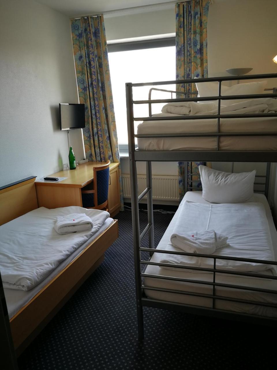 Hotel Near By Laatzen Zewnętrze zdjęcie