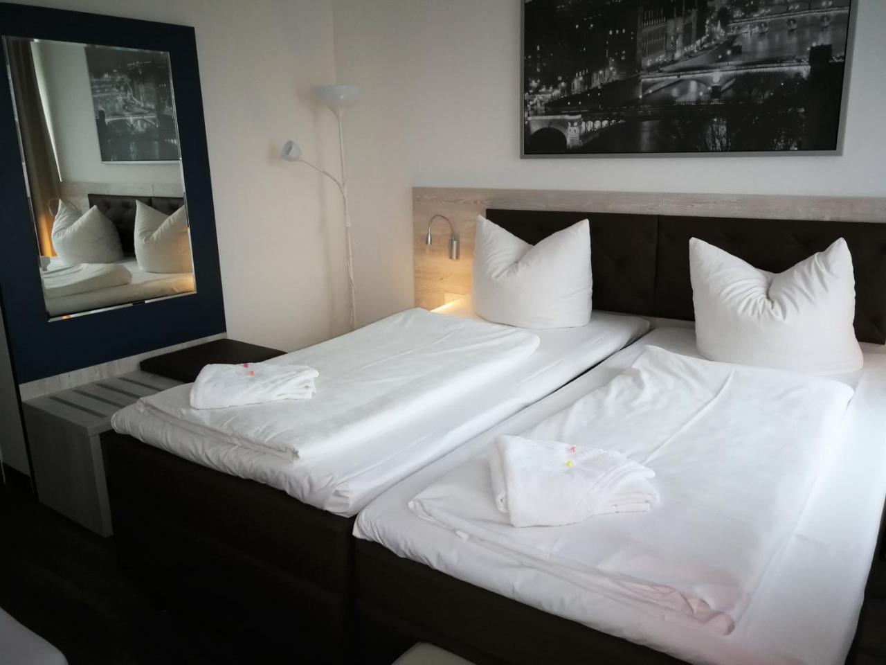 Hotel Near By Laatzen Zewnętrze zdjęcie