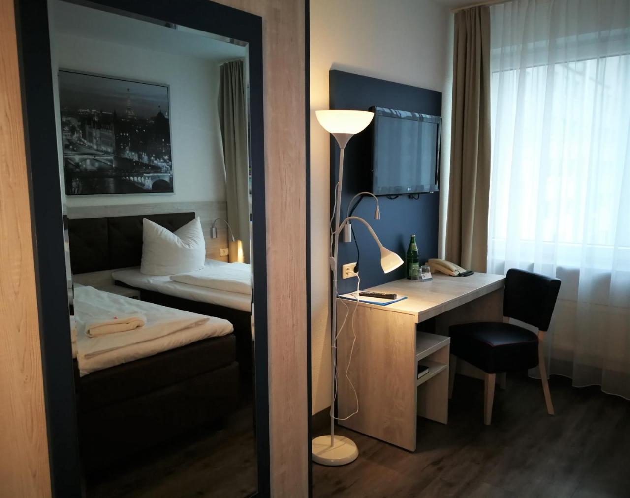 Hotel Near By Laatzen Zewnętrze zdjęcie